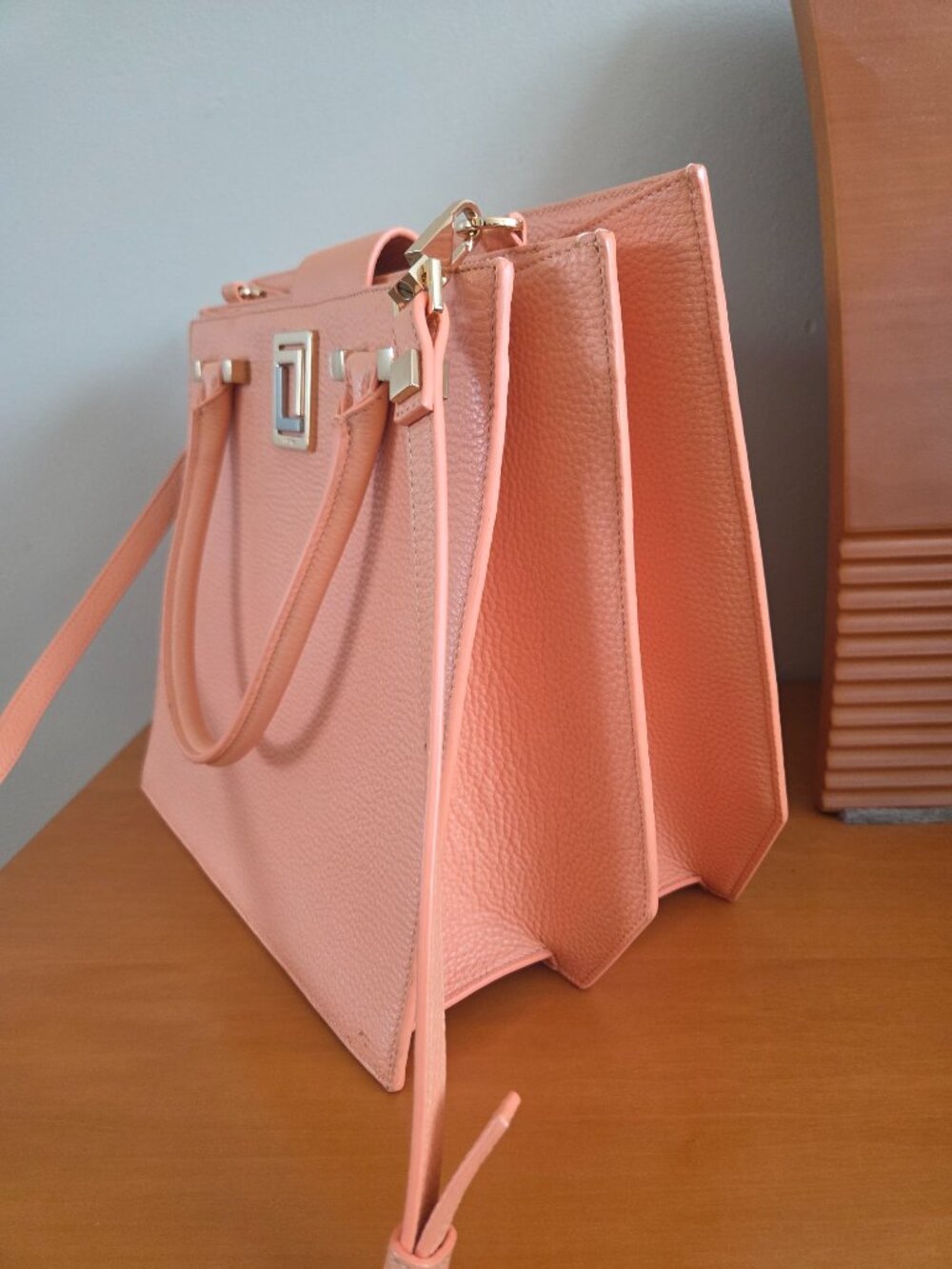 $395 MSRP LUANA Italy Origami Pebble Genuine Leather Coral Tot Purse Bag Preppy - Picture 3 of 13